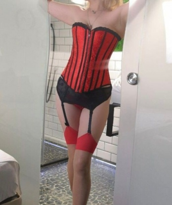 Страстная красавица ждет тебя у себя в гостях! Со мной ты почувствуешь себя королем, я подарю тебе море удовольствия. Не медли, звони прямо сейчас! 708, 52 года