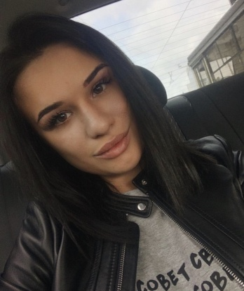 Сексапильная красотка с шикарной фигурой готова окунуть тебя в мир страсти и наслаждения. Приезжай ко мне в гости и отдайся в мои нежные руки, я сделаю все, чтобы ты почувствовал себя королем! 15358, 20 лет